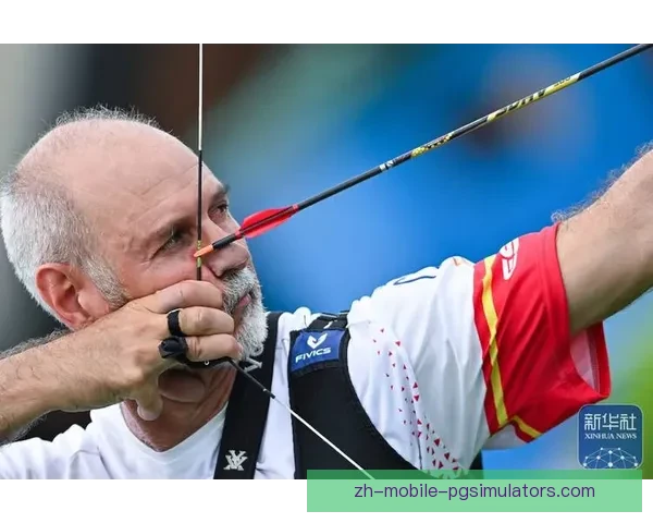 射箭比赛决胜一箭，谁能夺得胜利？